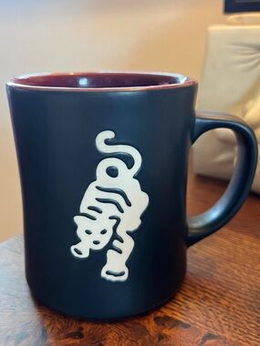 Rare STARBUCKS Etched Sumatran Crouching Tiger Design Bone China Collectible Mug